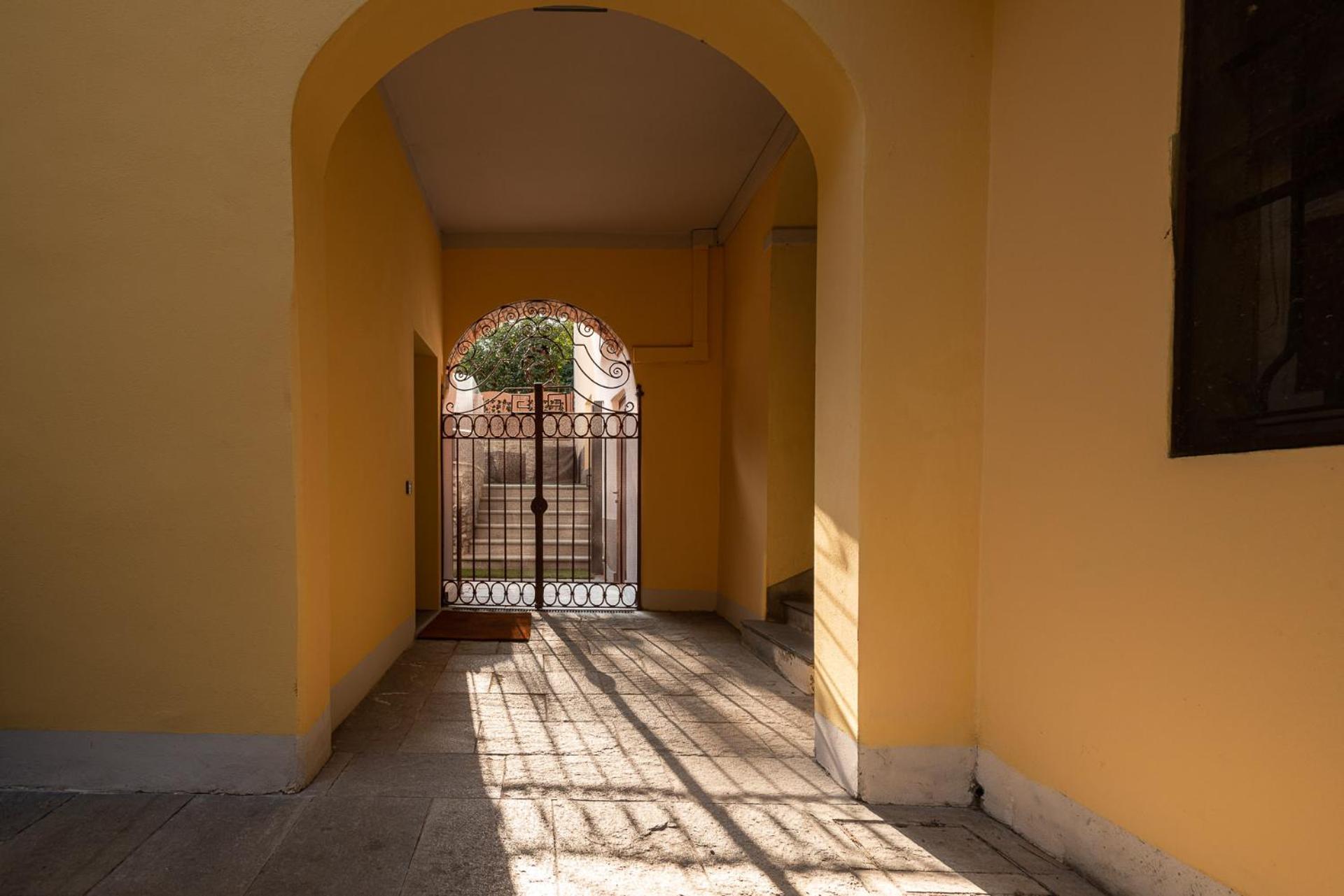 Appartamento Tivano In Centro Storico Комо Экстерьер фото