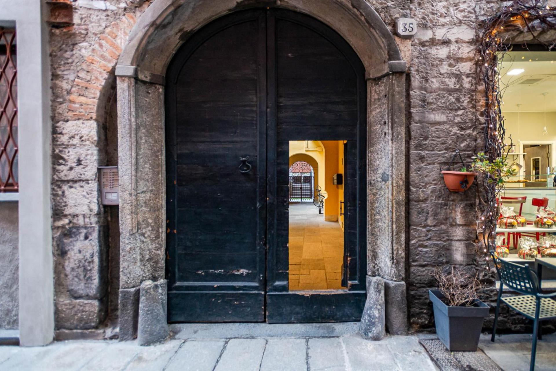 Appartamento Tivano In Centro Storico Комо Экстерьер фото