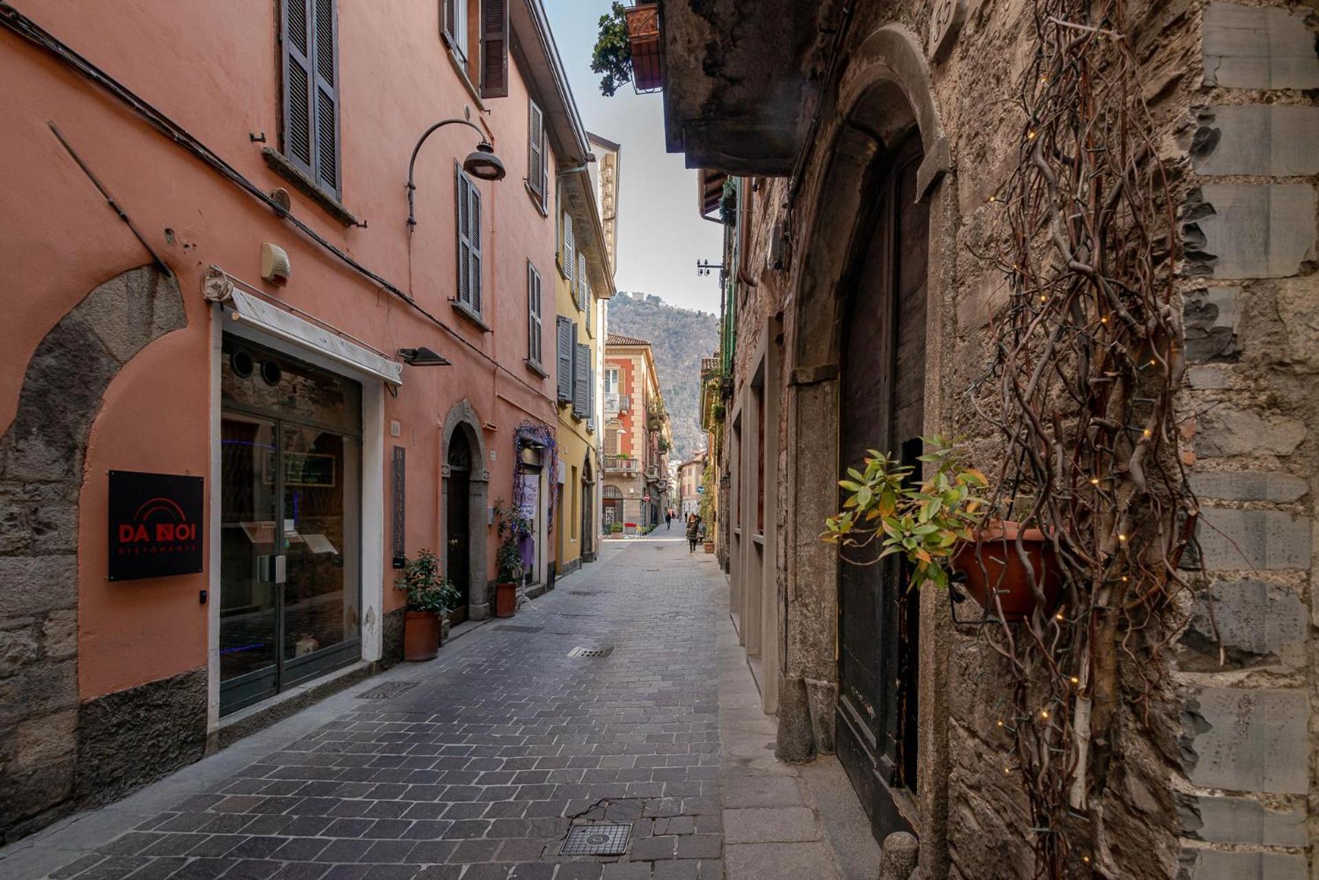 Appartamento Tivano In Centro Storico Комо Экстерьер фото